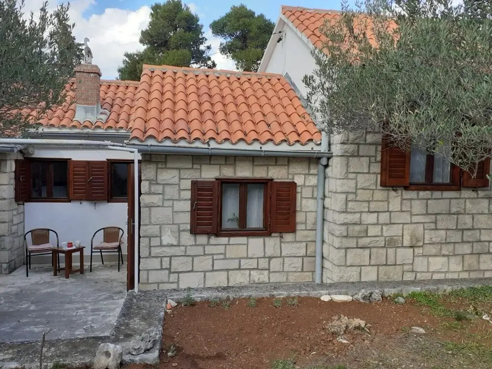 Olive - 150 m From sea - H