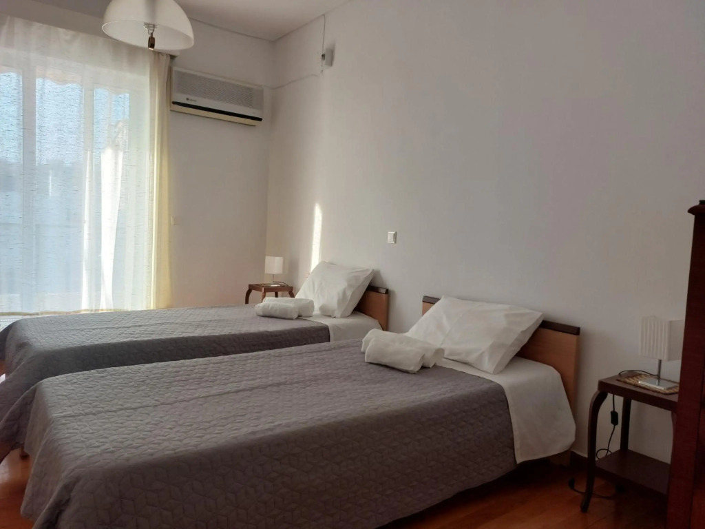 Sea view,big and comfortable appartment in Voula