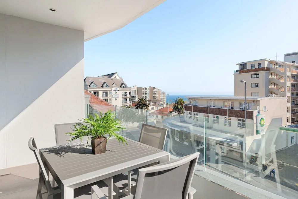 Cosmopolitan Luxury Serviced Apartments