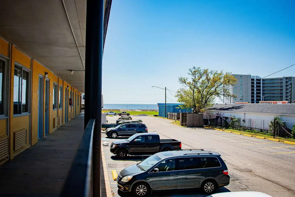 Super 8 by Wyndham Biloxi at the Beach
