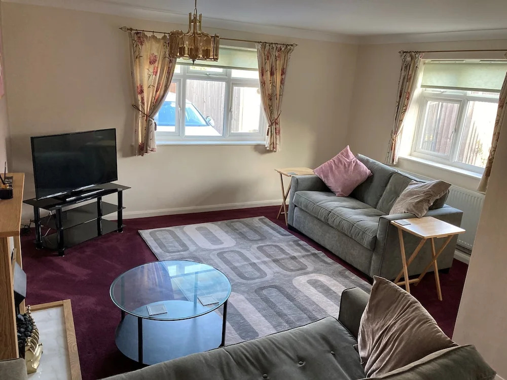 Lovely Bungalow in Newark
