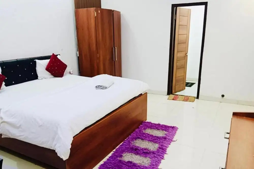 Maujis Villa Hotel & Guest House