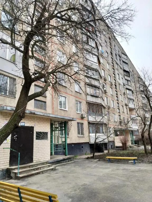 2 к квартира рядом стадион Металлист м. Спортивная.