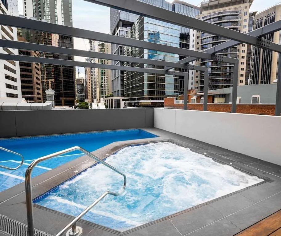 Oaks Brisbane on Felix Suites