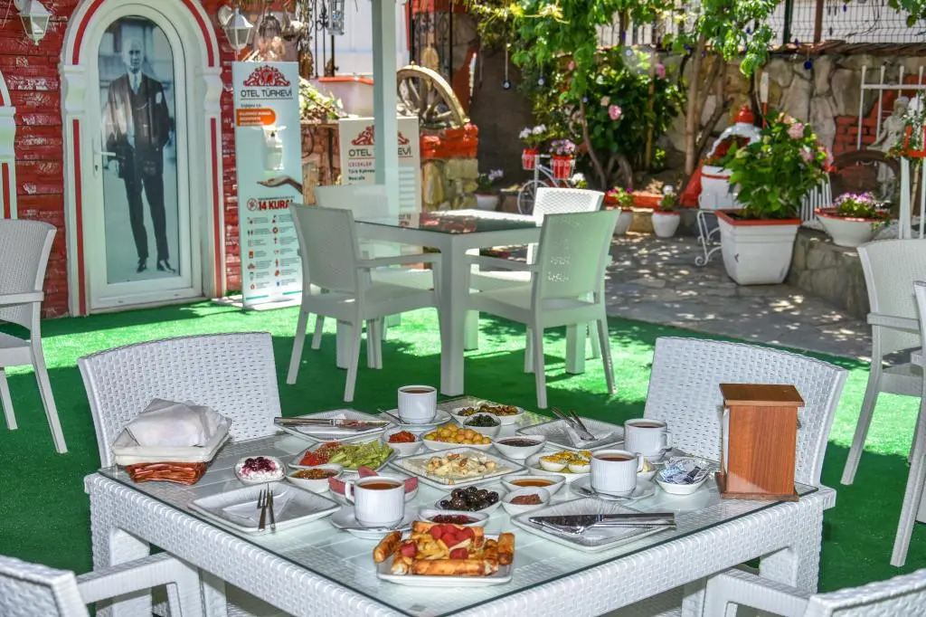 Turkevi Otel Sarimsakli