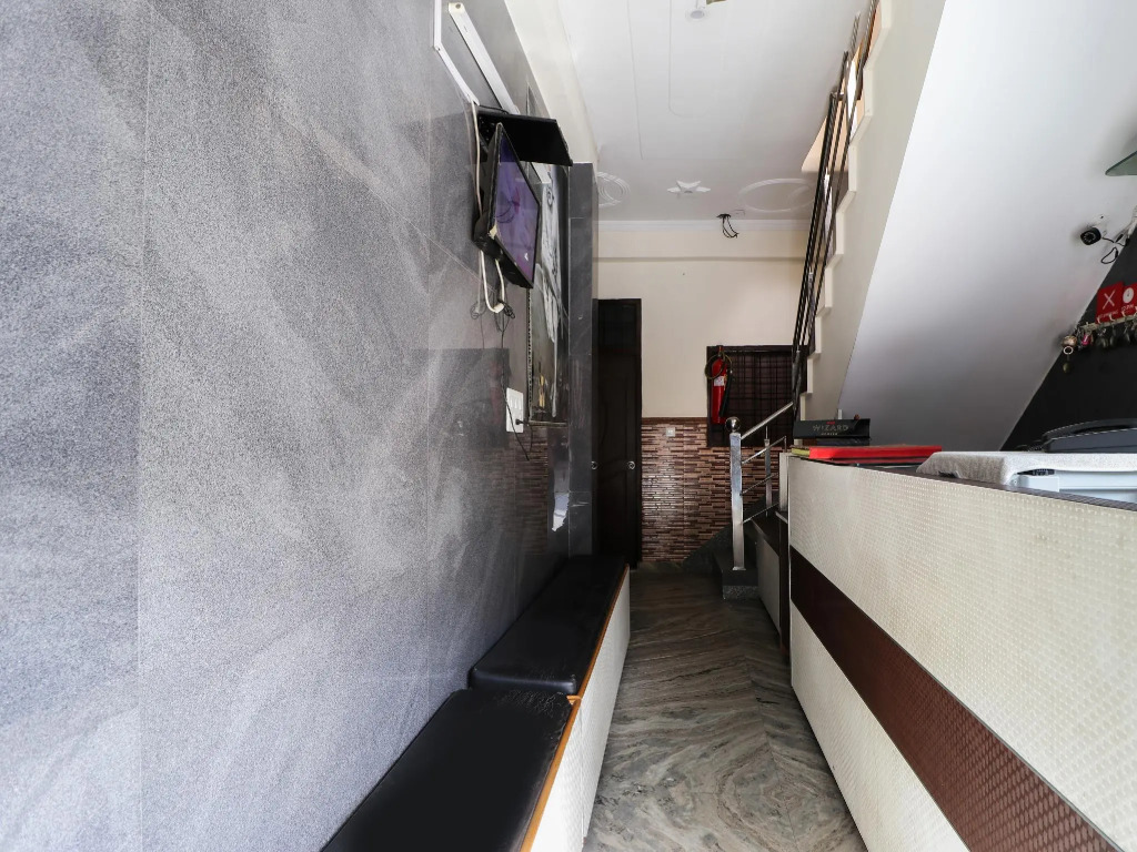 OYO 11762 Trimurti Guest House