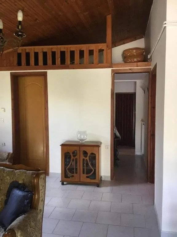 Tota's guest house, 4 min walk to the beach