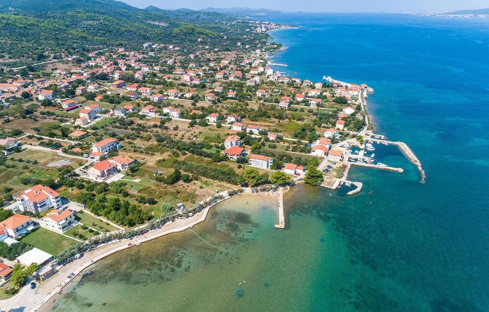 Beautiful Apartment in Nevidane With 2 Bedrooms and Wifi