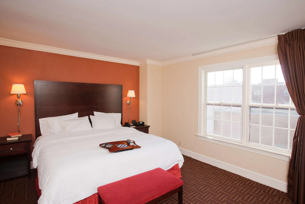 Hampton Inn & Suites Stamford