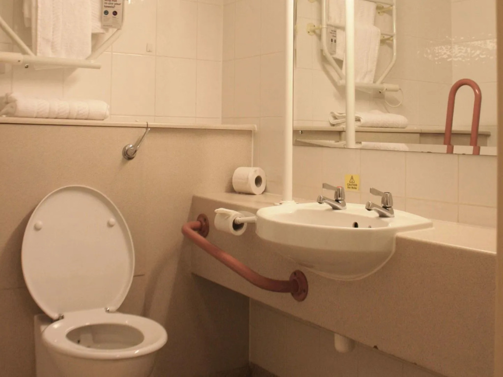 IBIS Wakefield East-Castleford, M62 J31