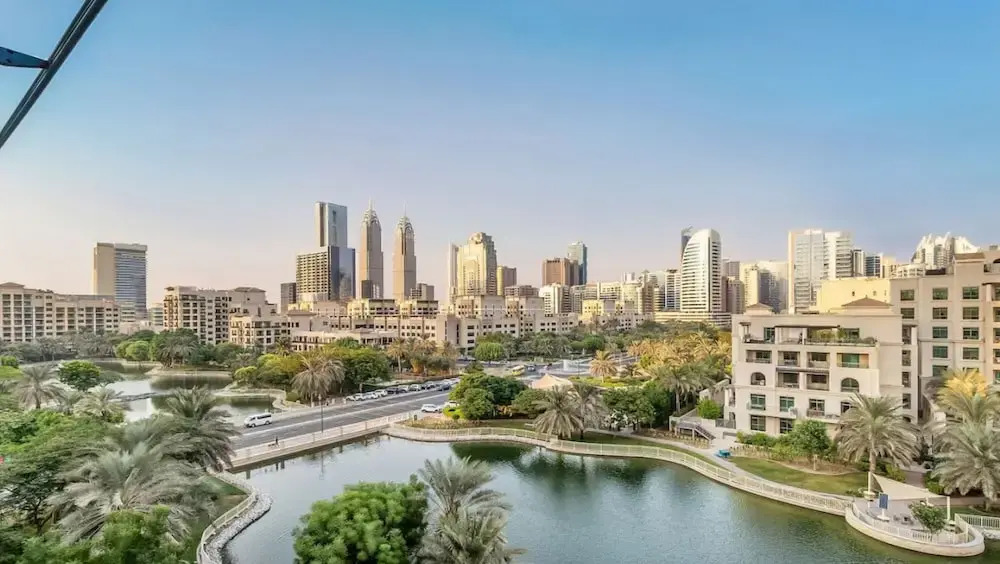 Canal View Studio Near Marina Palm Jumeirah