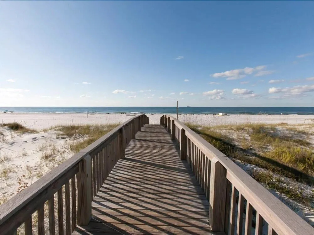 Tidewater 709 - 3 Br condo by RedAwning