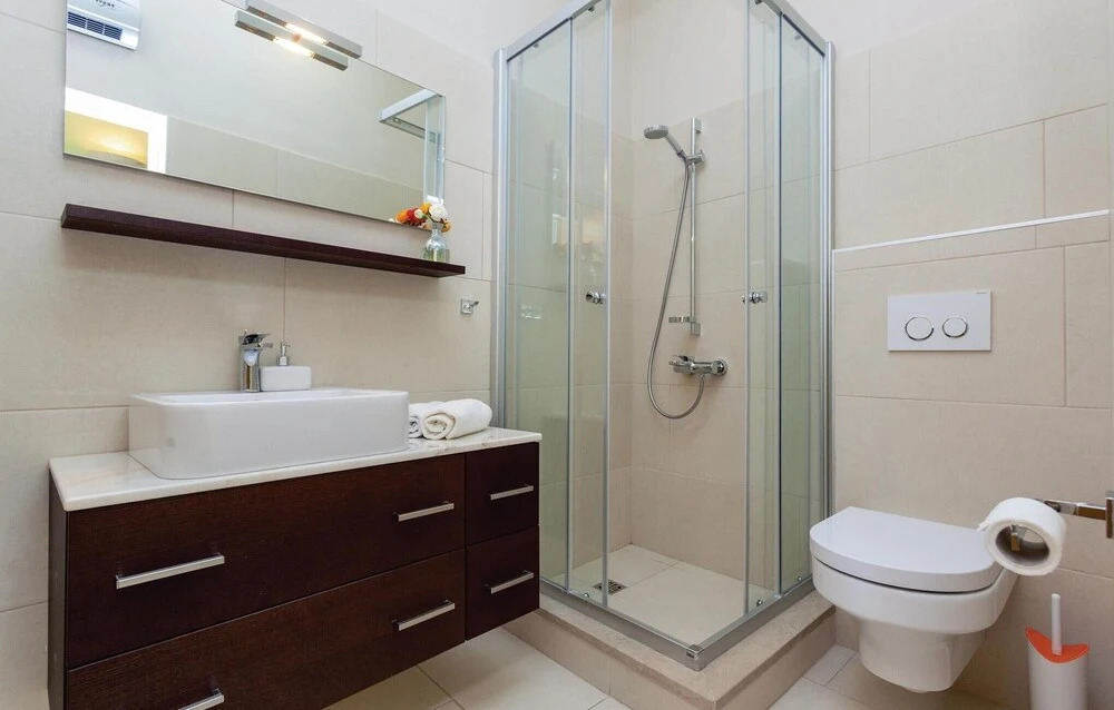 Stunning Home in Zaton Mali With Wifi and 4 Bedrooms