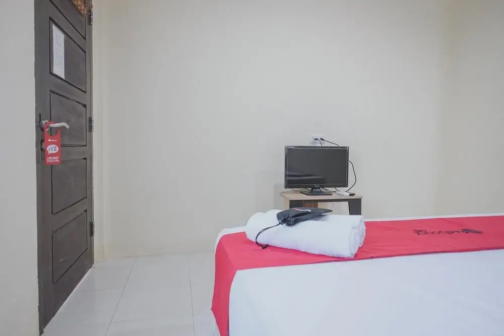 RedDoorz Syariah near Tugu Juang Jambi 2
