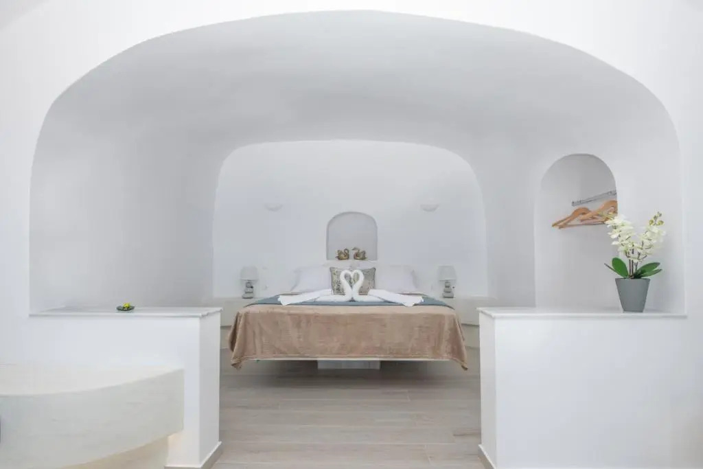 Sun Angelos Oia - Luxury Cave Suites