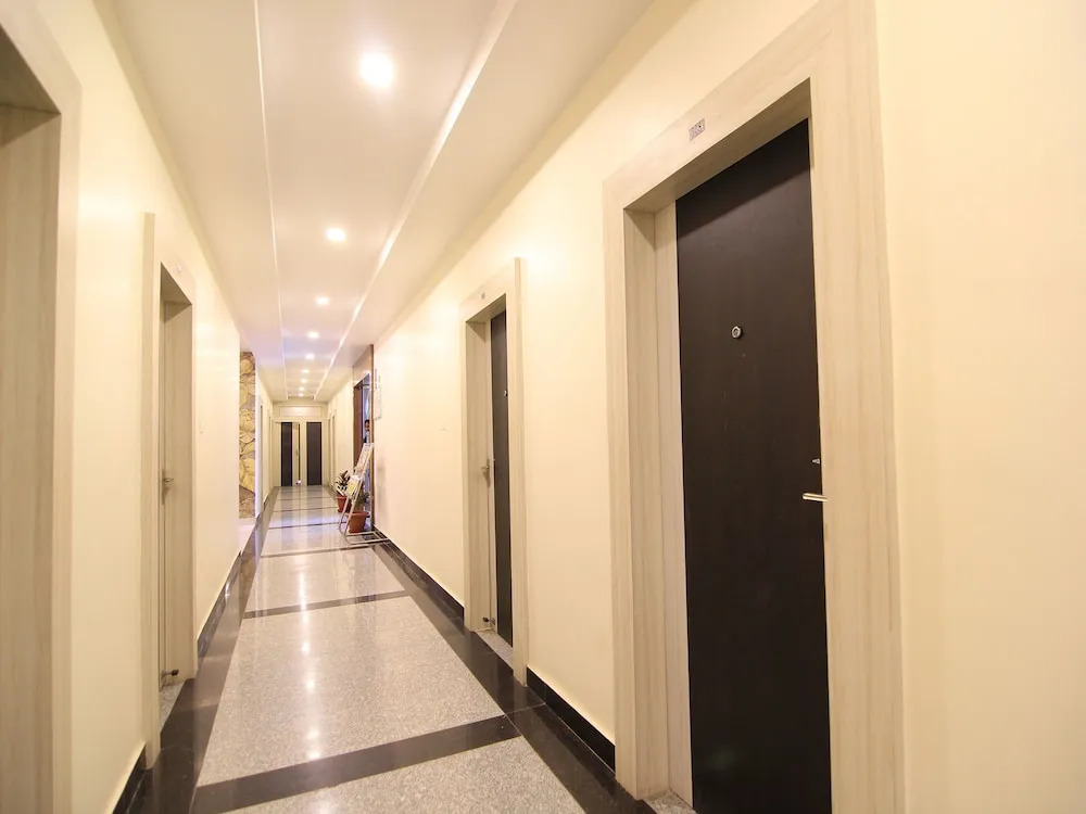 OYO 14570 Hotel Sona Plaza