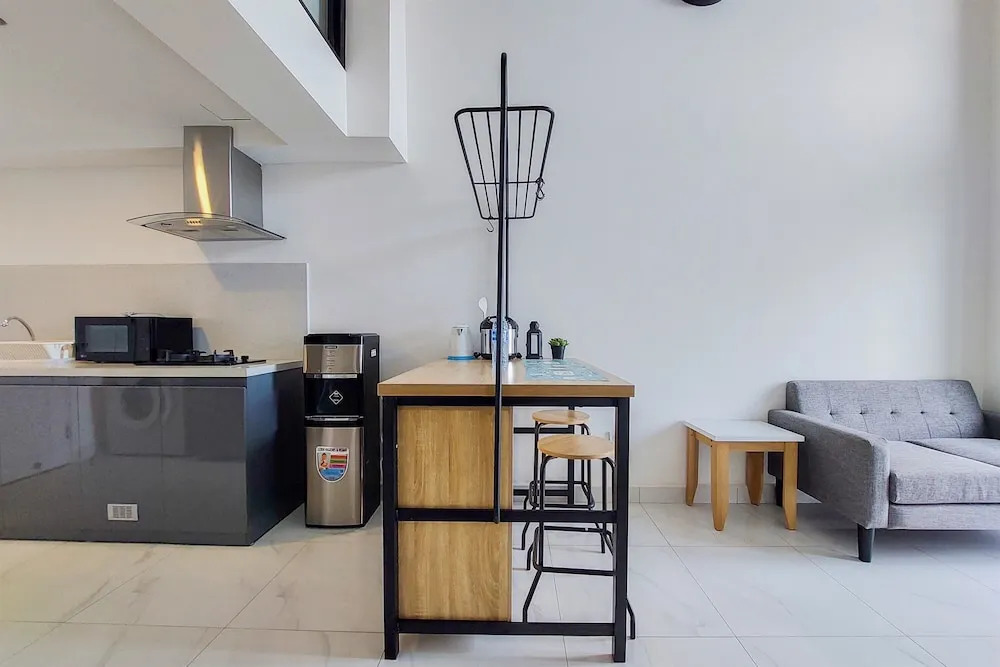 Big And Cozy Loft 3Br Kingland Avenue Apartment