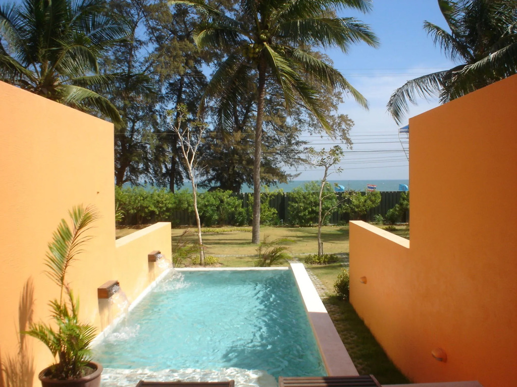 Sunshine Pool Villa