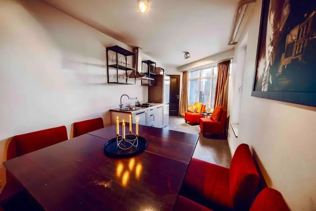 Wagner Stays - Casino Royal Romantic 4BD - Rooftop - Whirlpool - Games
