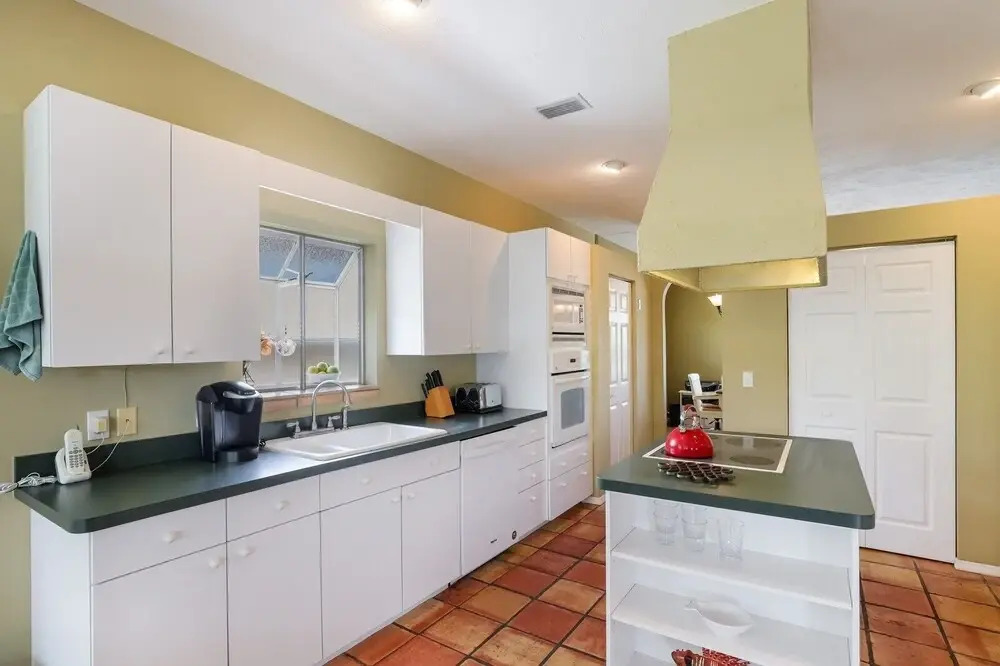 Hibiscus Villa 2 Bedroom Home by Redawning