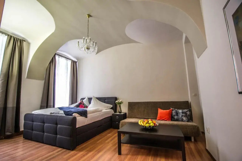 4BDR Historical Spirit Apt by Ruterra