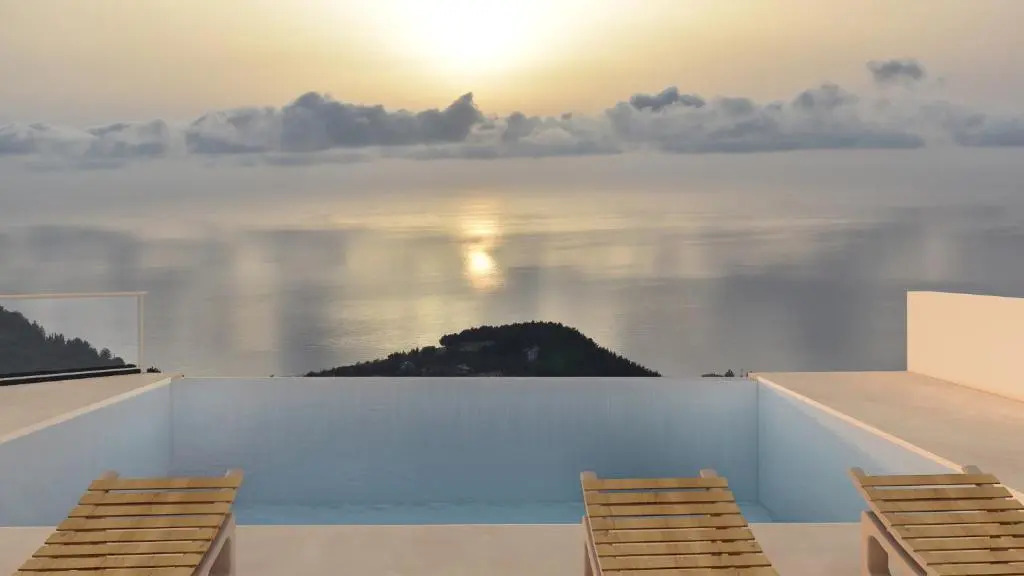 Anadeo Villas & Suites