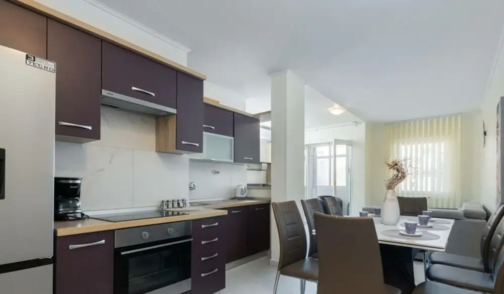 Donatella -apt 1- 10m van het Strand