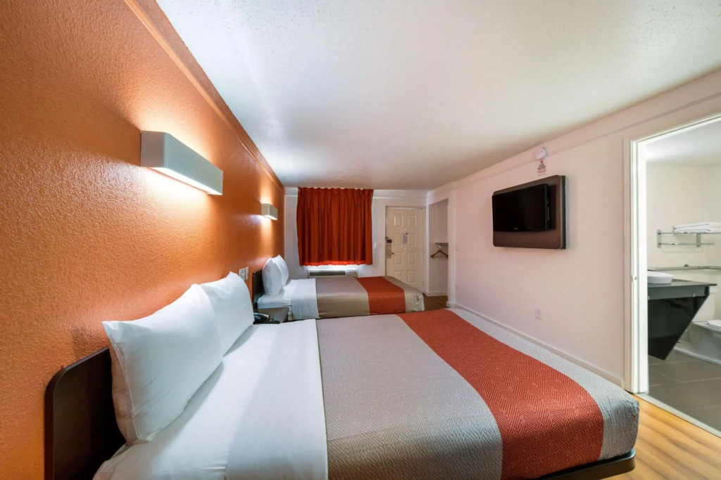Motel 6-Dallas, TX - Farmers Branch