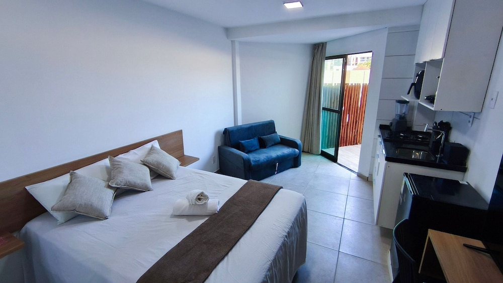 Max Carneiros Suites by CTA