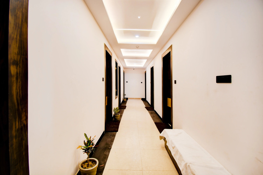 Super OYO Townhouse Oak Ratanpur Panki