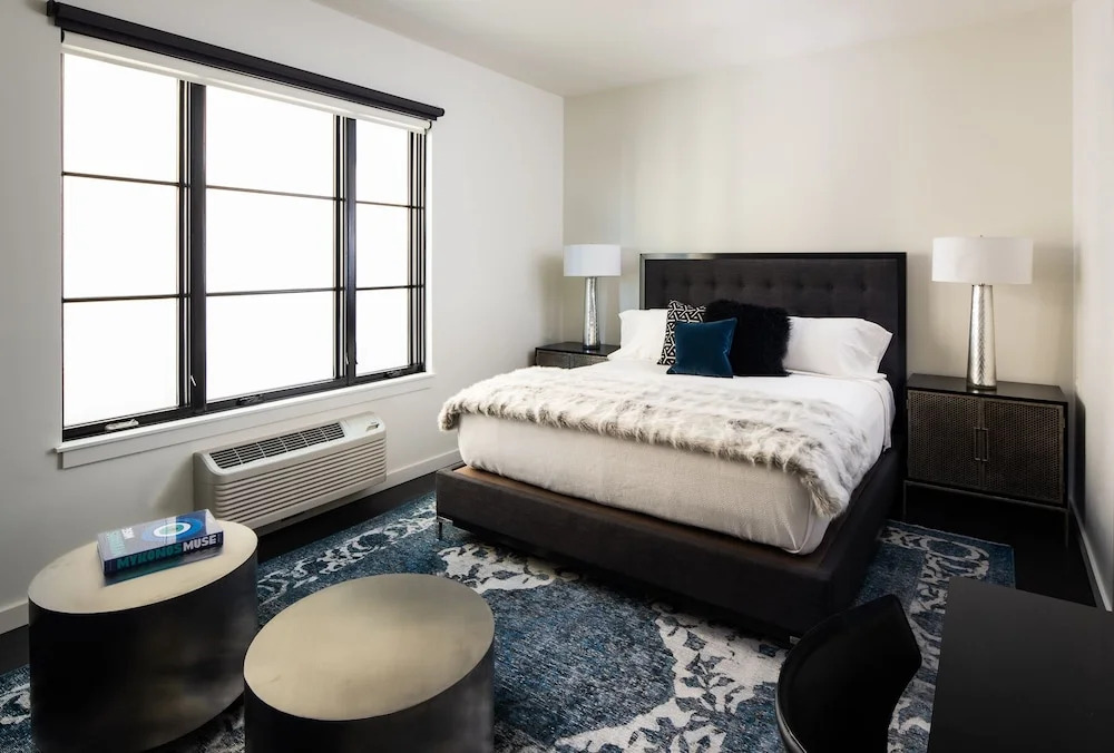 121 Hotel by AvantStay