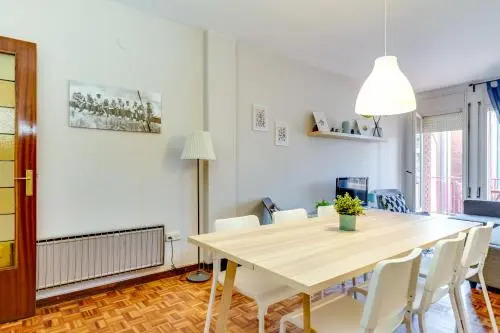 Spacious Apartment Fira Bcn & Camp Nou