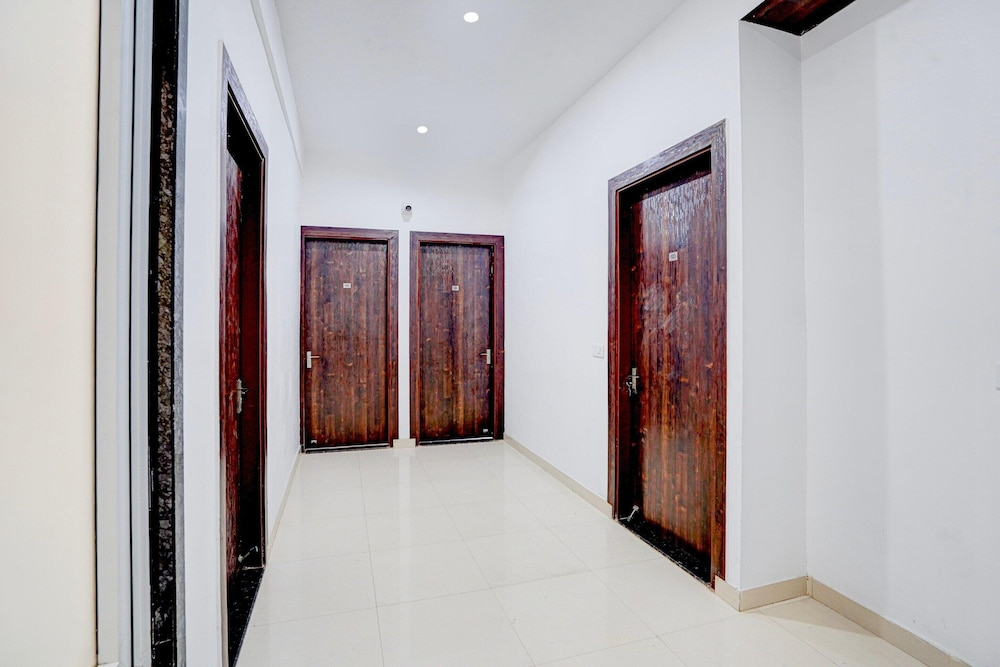 Collection O Zeta I Noida
