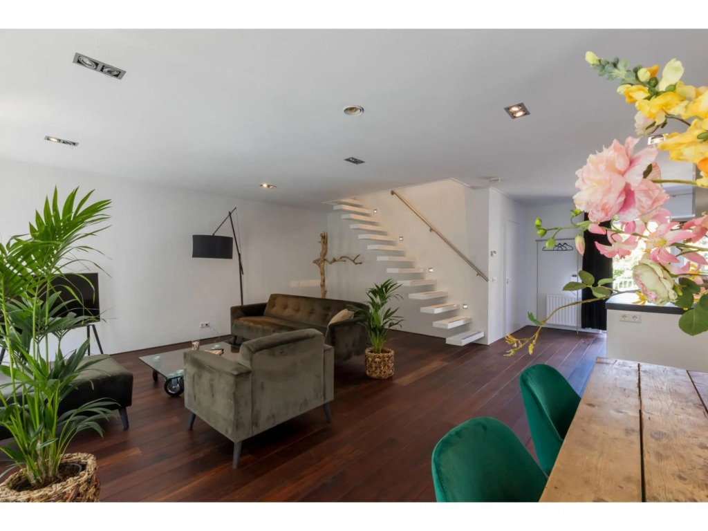 Central Domburg Apartment