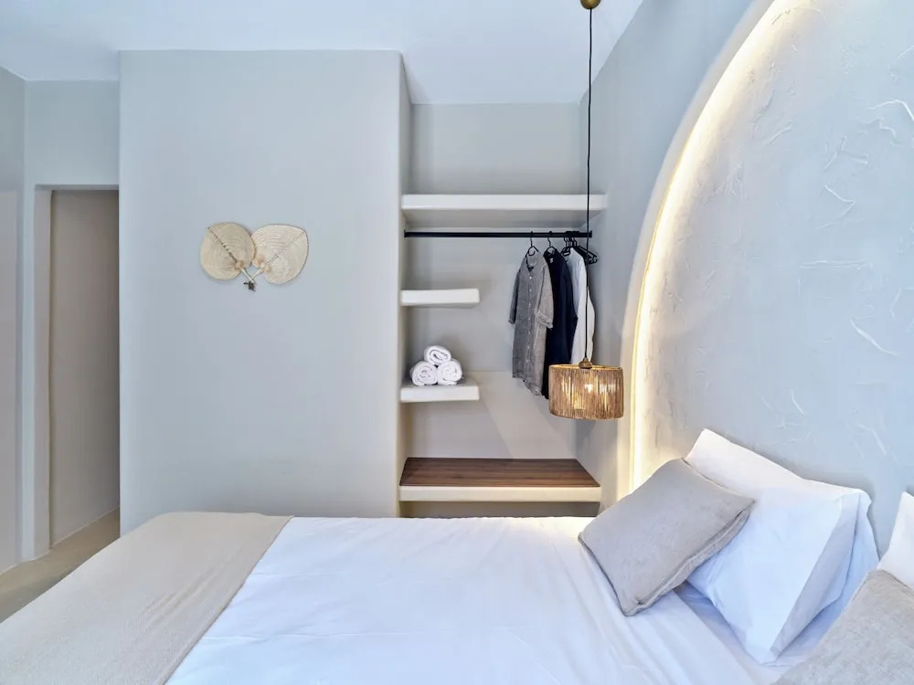 Paridian Elegant Living
