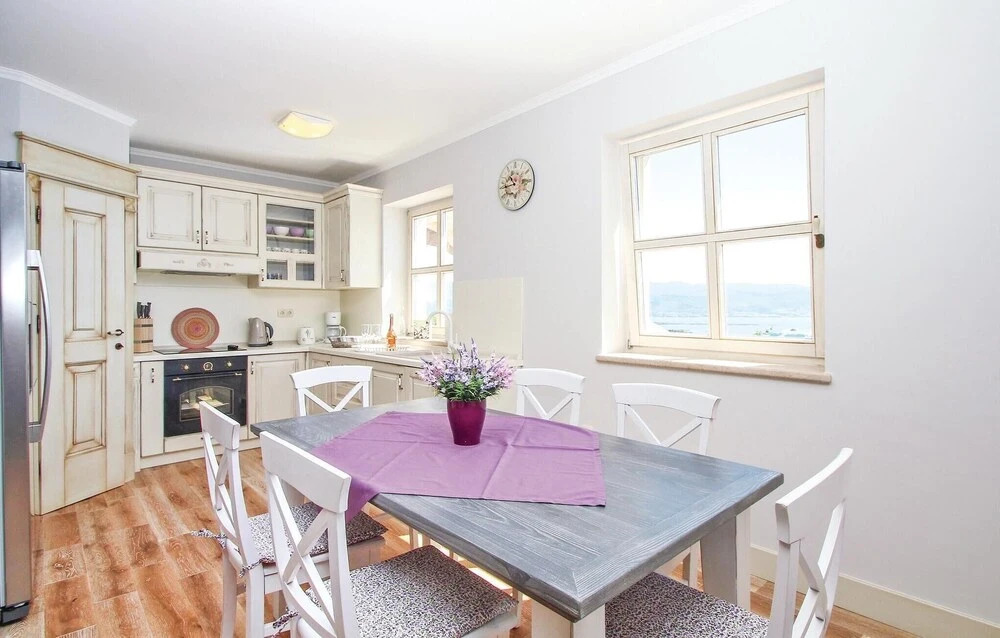 Nice Home In Malinska