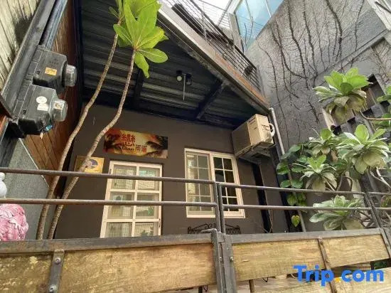 Love Nam Wan Hostel