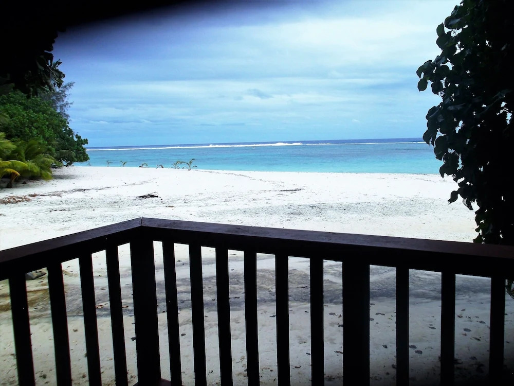 Muriavai Bungalows