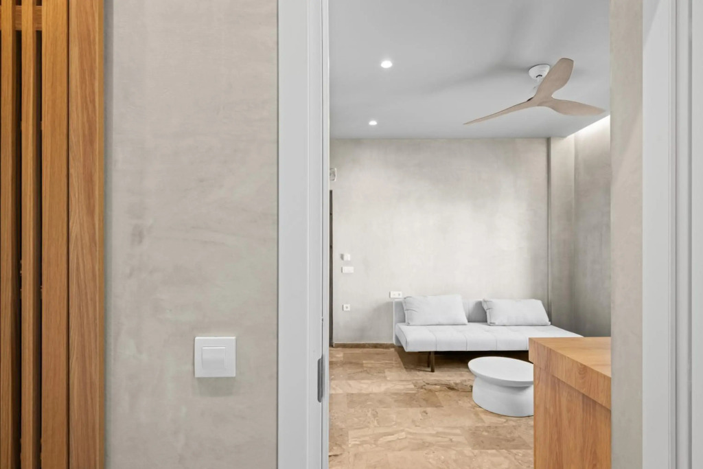 Nikos Apartments
