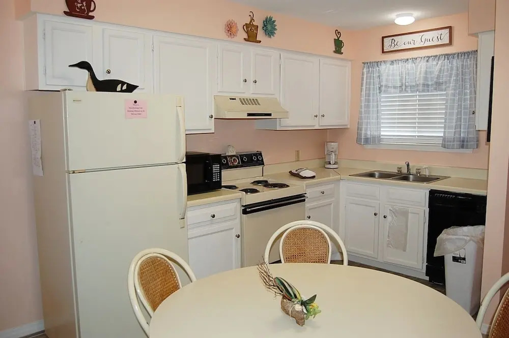 Las Palmas 204 Two Bedroom Condo
