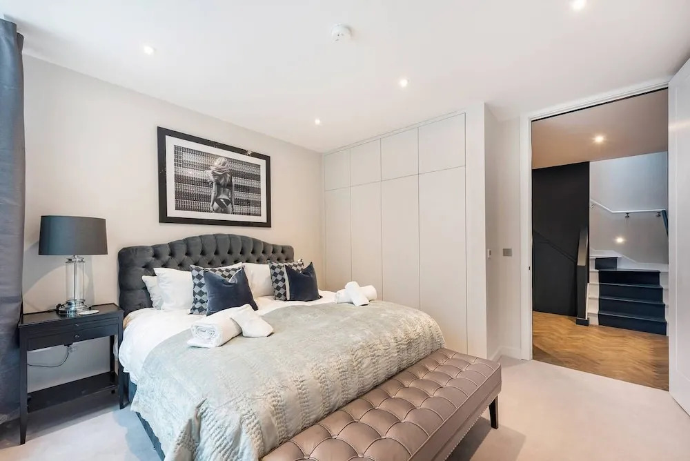 Modern, Bright & Elegant 3 Bed Fulham Maisonette