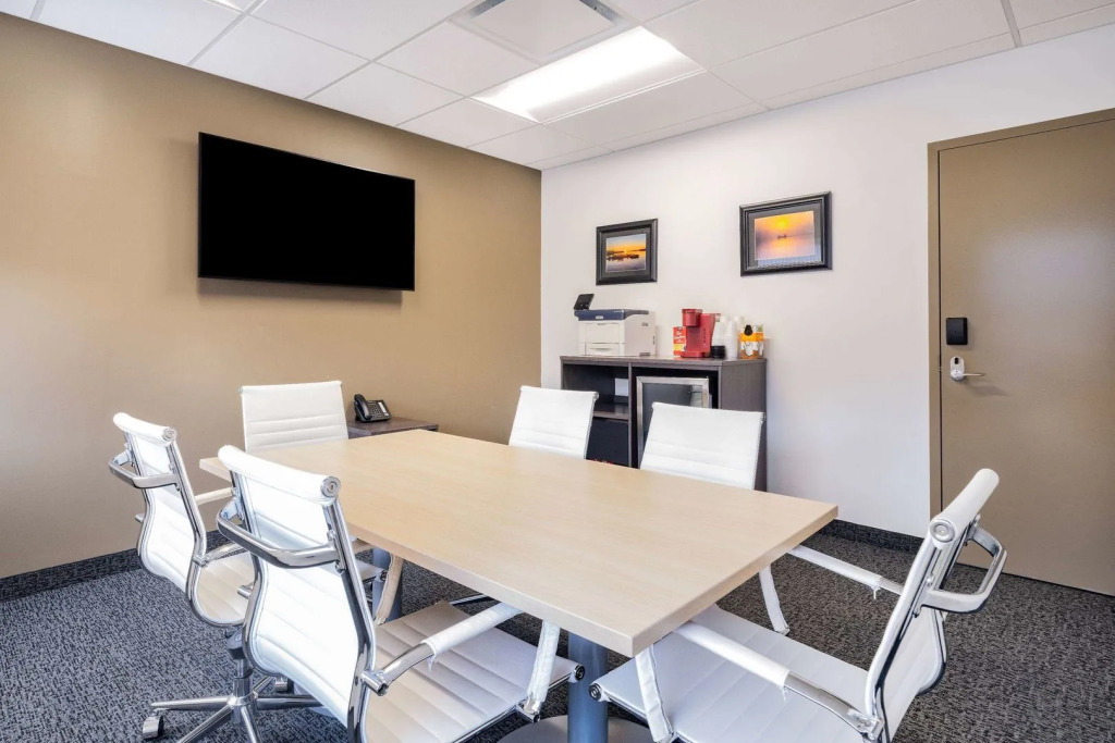 Super 8 by Wyndham Moosonee