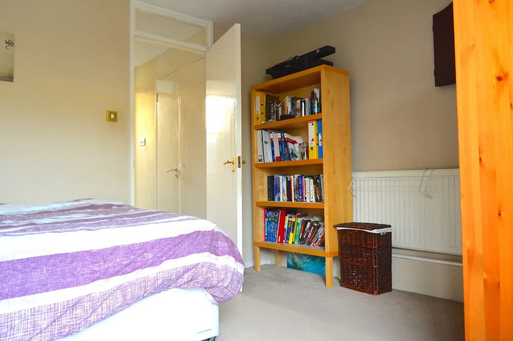 Spacious 2 Bedroom House With Garden in Islington