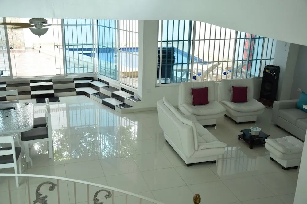 Hotel Peira House