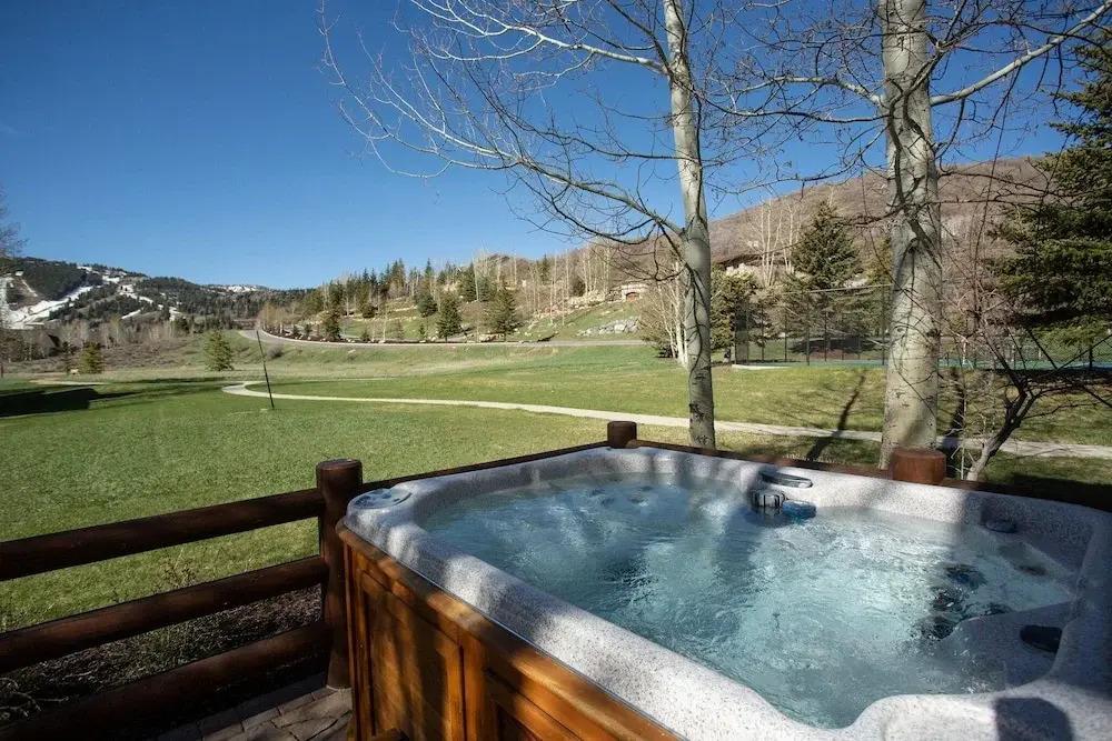 Deer Lake Village at Deer Valley Resort - Four Bedroom Condo with Hot Tub #2477 4 Condo
