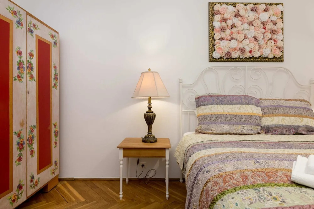Royal Route Apartment for 10 people