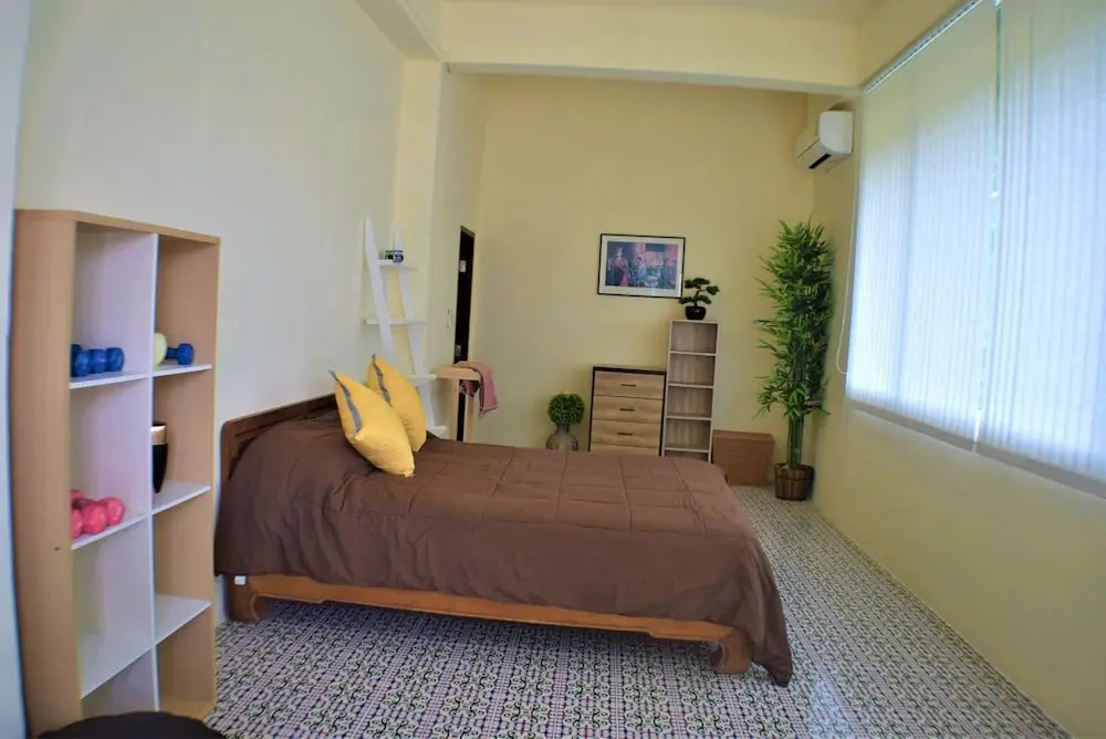 Very large Villa suitable for a large group up to 10 people or even 2 families