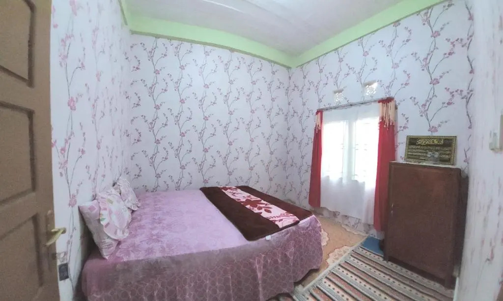 Penginapan Syariah Dhifa Indonesian only