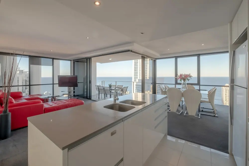 Circle on Cavill Apartments - Hosted by Wow Stay - No Parking Included