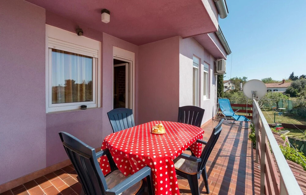 Stunning Home in Pula With Wifi and 2 Bedrooms